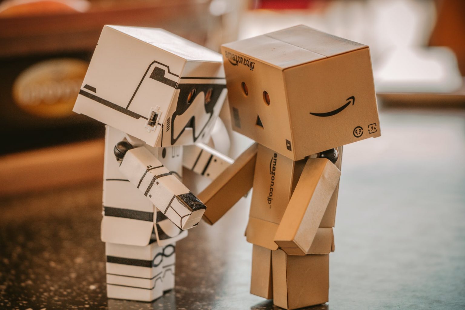 robot-abbracciati-retention-marketing