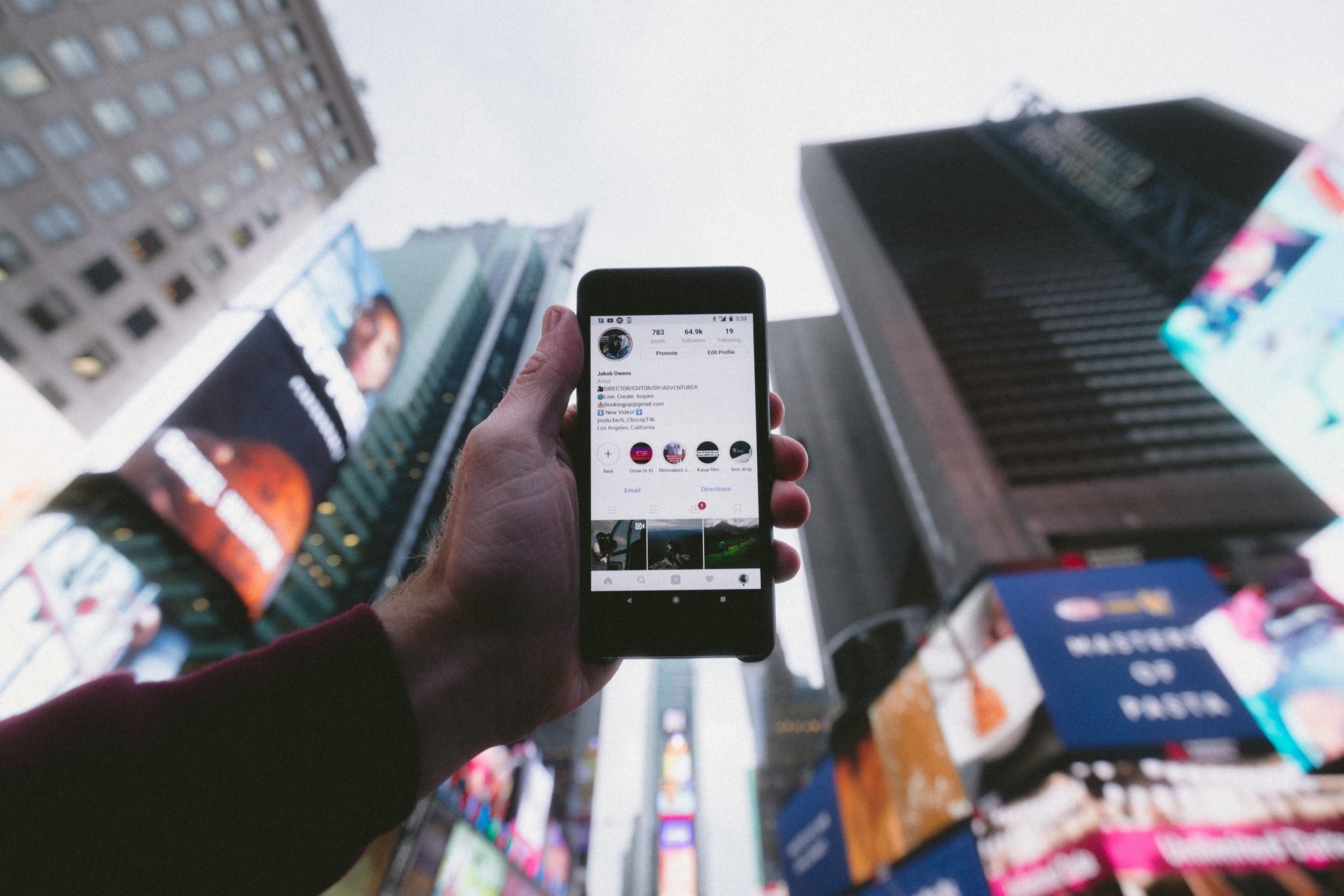 instagram-times-square-phone