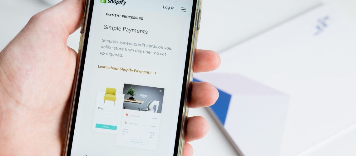 stock-alert-notifica-disponibilità-ecommerce-cellulare